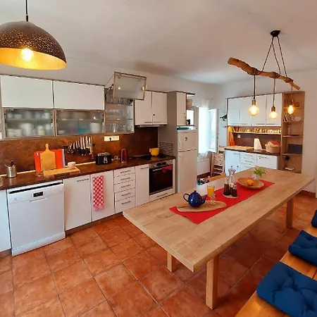 Seahouse Albertina Selca (Brac)