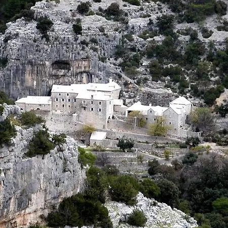 Seahouse Albertina Villa *
